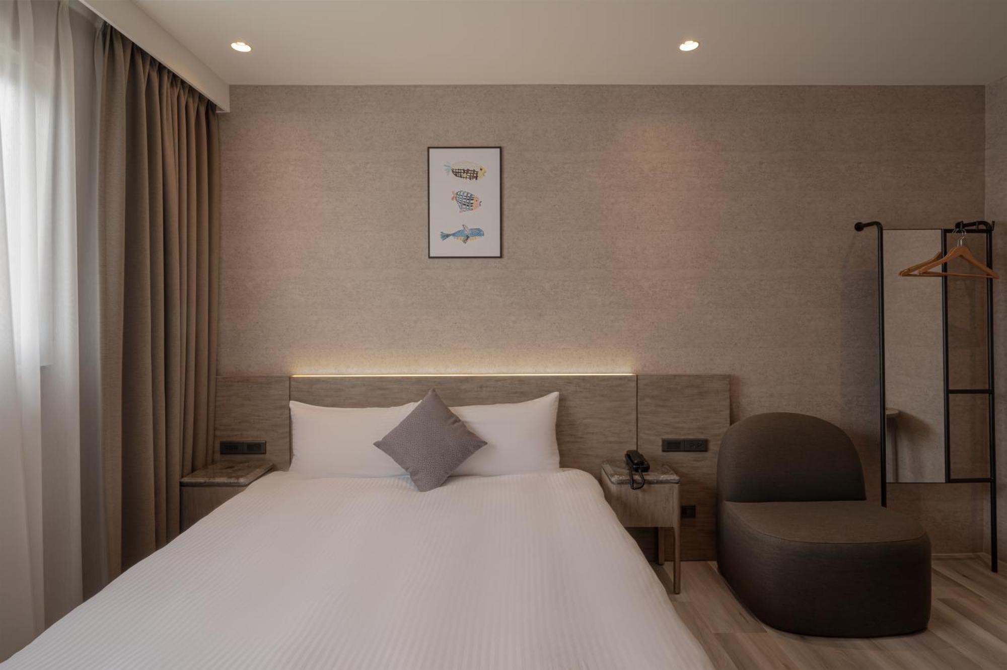 In Joy Hotel Taichung Bagian luar foto