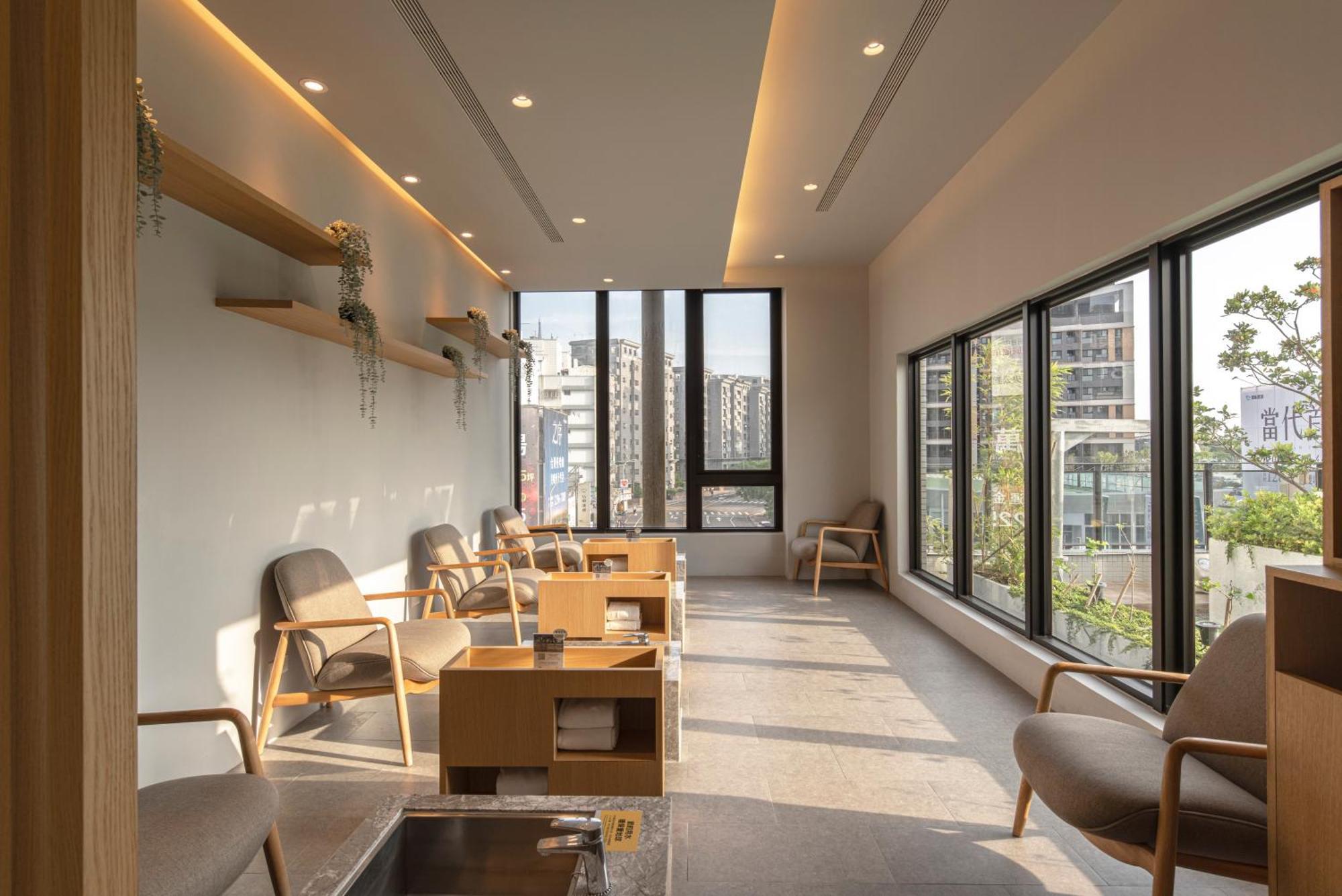 In Joy Hotel Taichung Bagian luar foto